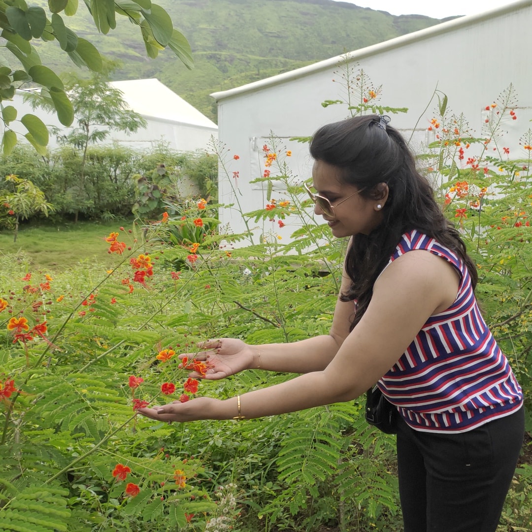 discover_flowers_and_plants_on_botanical_tour